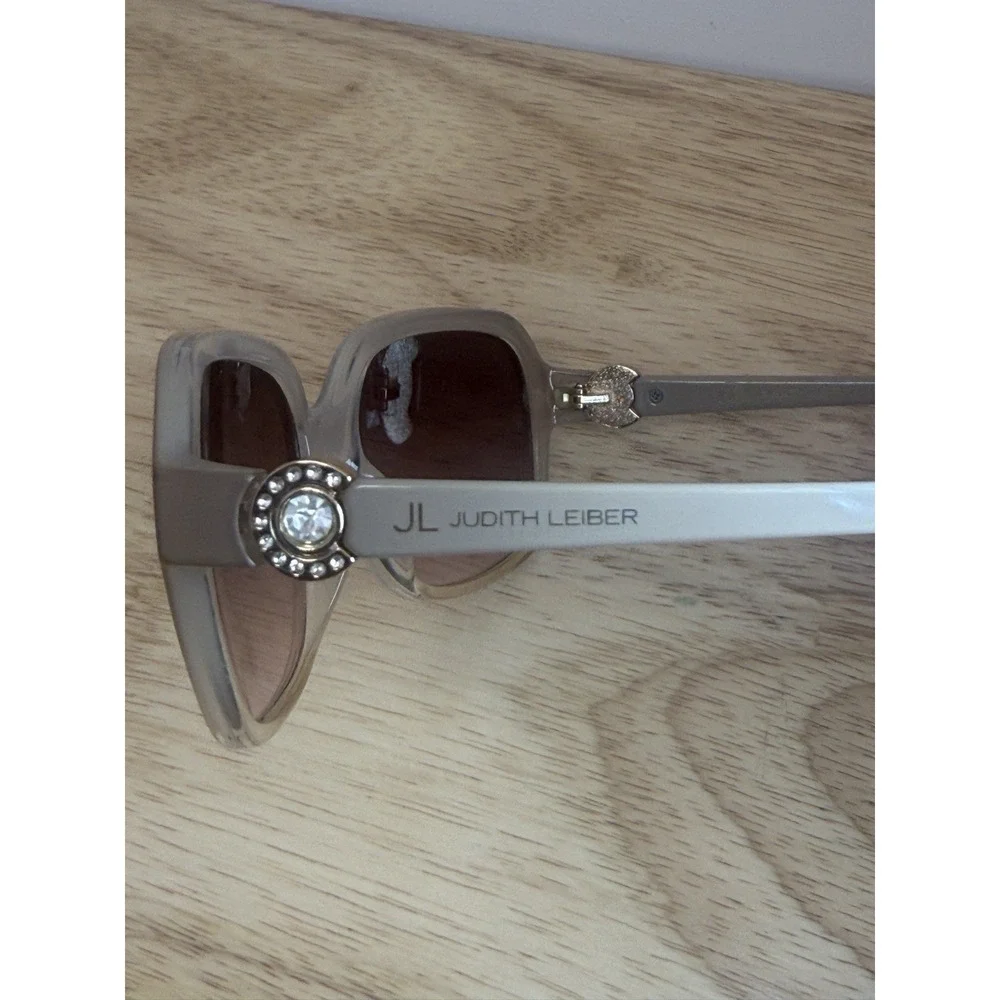 JL by Judith‎ Leiber Cream Ivory Gem Enhanced Authentic Sunglasses Poppy